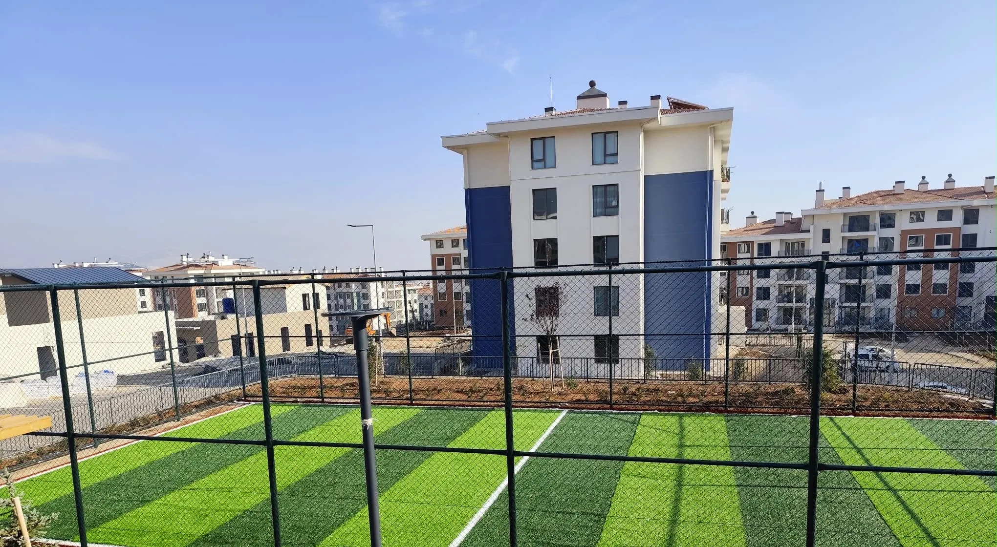 Suni çim halı saha uygulaması